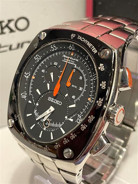 seiko chronograph kinetic.